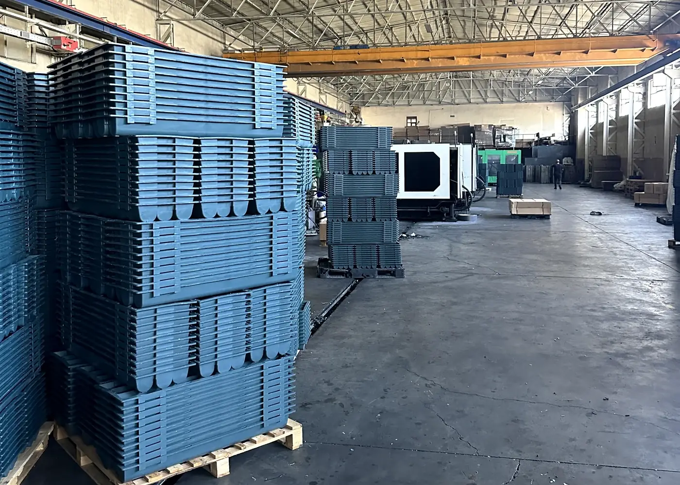 Estrutura de armazenamento de materiais plásticos para uso industrial